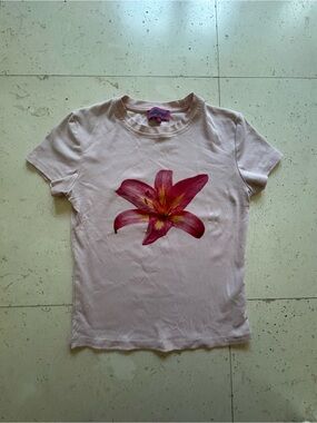 EDIKTED Floral Graphic Pink Women’s Crewneck Tee